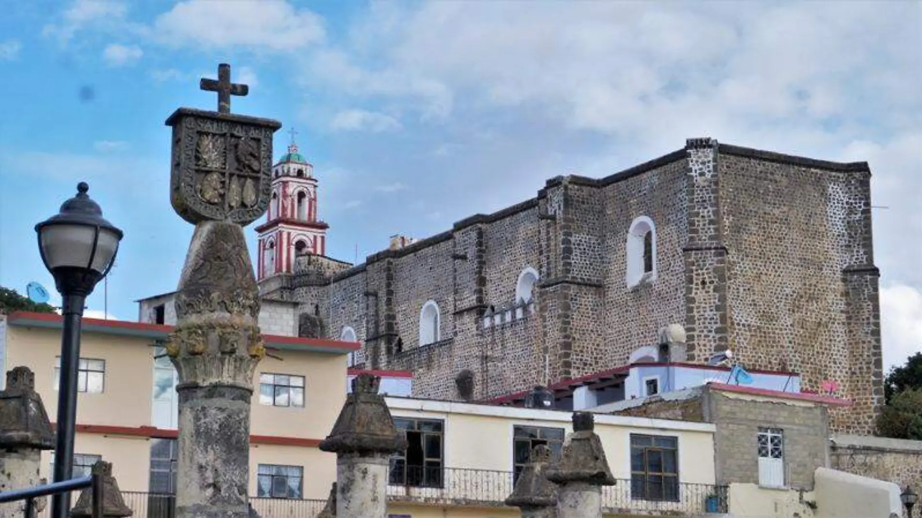 1-Escudo de Tochimilco con Exconvento